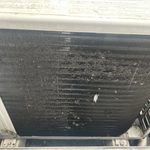 室外機に張り付いたホコリ